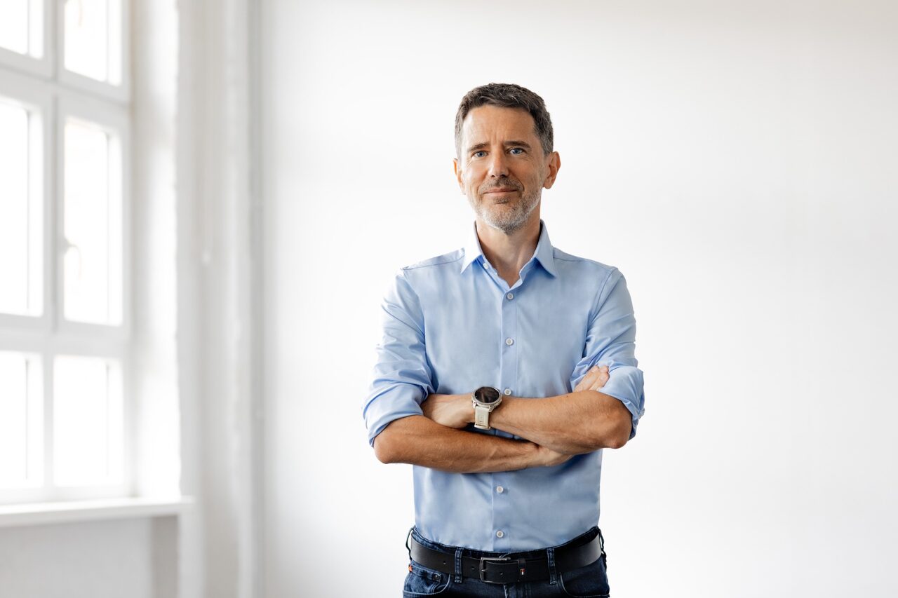 Rolf Seegelken, Digital Analytics Consultant, bei einem Business-Shooting in Berlin